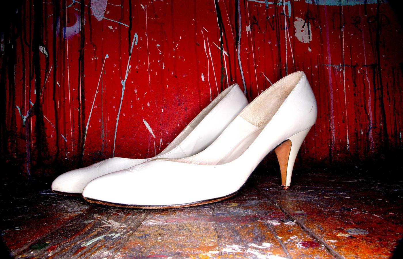 Стандартты тазалаудан кейін жинақы қонақ бөлме